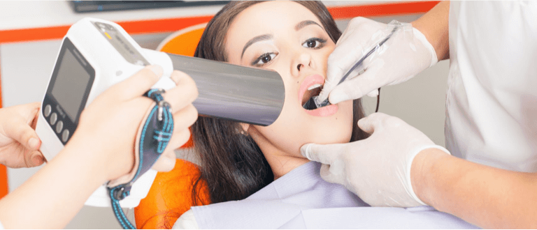 Нужно ли удалять нервы в зубе если зуб не болит